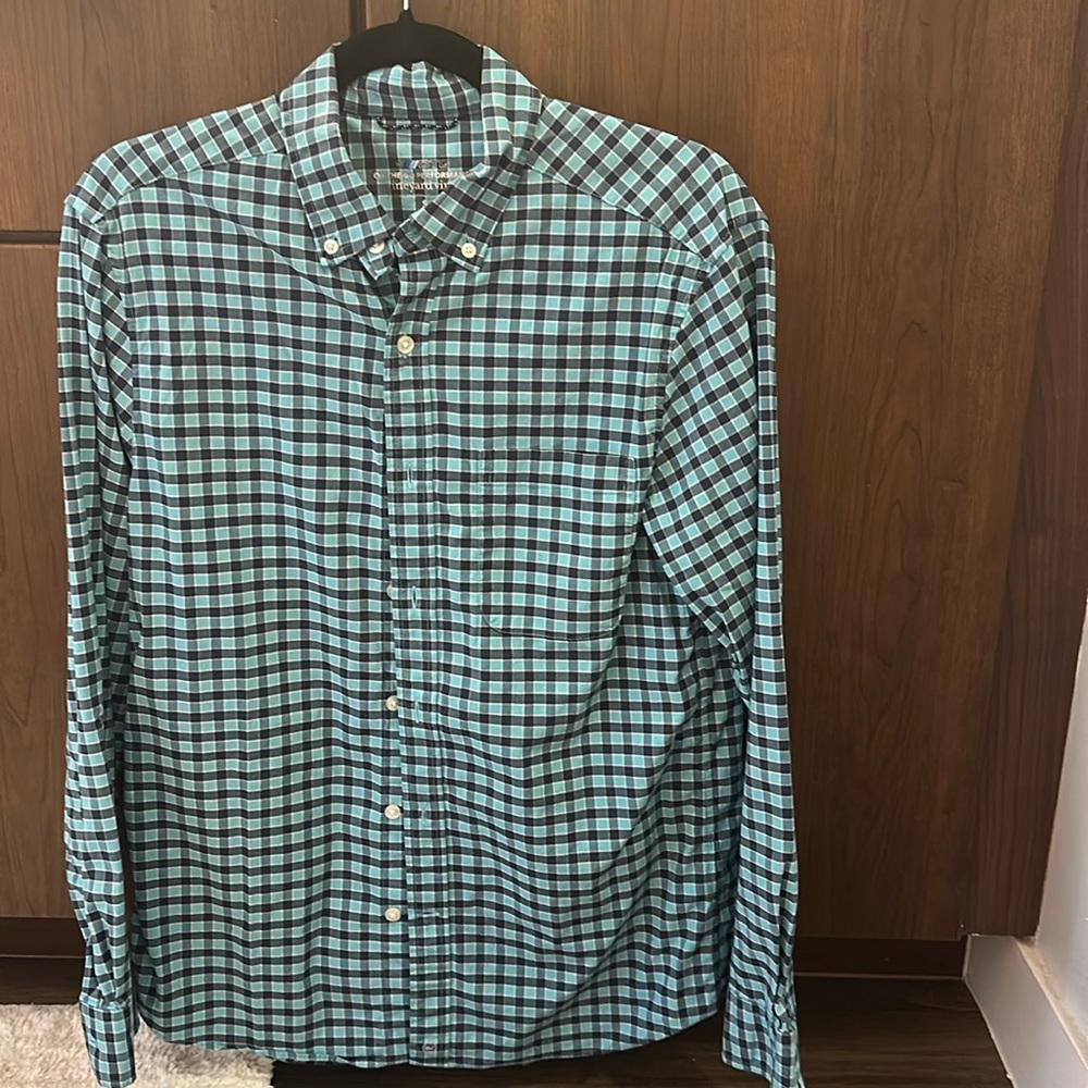 Men’s Vineyard Vines On-The-Go performance button down shirt